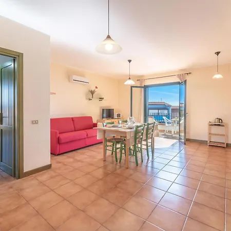 Apartment I Mirti Bianchi With Shared Pool